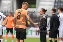 3. Liga; SV Sandhausen - FC Ingolstadt 04; Benjamin Kanuric (8, FCI) bei Cheftrainerin Sabrina Wittmann (FCI)
