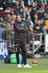 2.BL; SV Werder Bremen - FC Ingolstadt 04; an der Seitenlinie, Spielerbank Cheftrainer Rüdiger Rehm (FCI)
