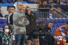 2.BL; FC Schalke 04 - FC Ingolstadt 04; Cheftrainer André Schubert (FCI) wortlos am Rand