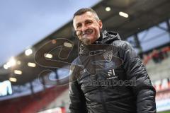3. Liga; FC Ingolstadt 04 - 
Rot-Weiss Essen 2:1; Sieg Jubel Freude Spieler bedanken sich bei den Fans, Ehrenrunde, Cheftrainer Michael Köllner (FCI)