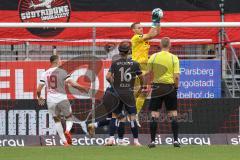 3. Liga; FC Ingolstadt 04 - SpVgg Unterhaching; Sicher Torwart Marius Funk (1, FCI) Keller Aaron (16 SpVgg) Mladen Cvjetinovic (19, FCI)