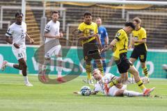 3. Liga; Borussia Dortmund II - FC Ingolstadt 04; Max Dittgen (10, FCI) Zweikampf Kampf um den Ball Guille Bueno (3 BVB2)