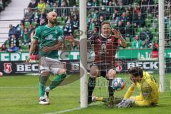 2.BL; SV Werder Bremen - FC Ingolstadt 04; Tor Jubel Treffer Ausgleich für FCI 1:1 durch Filip Bilbija (35, FCI), Marcel Gaus (19, FCI) laufen mit dem Ball ins Tor Ömer Toprak (21 Bremen) Torwart Jirí Pavlenka (1 Bremen)