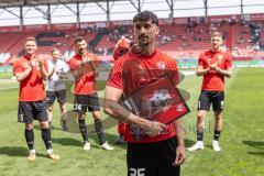 3. Liga; FC Ingolstadt 04 - VfB Lübeck; Verabschiedung Arian Llugiqi (25, FCI)