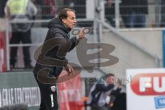 2.BL; SSV Jahn Regensburg - FC Ingolstadt 04; Cheftrainer Rüdiger Rehm (FCI) an der Seitenlinie, Spielerbank