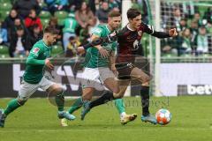 2.BL; SV Werder Bremen - FC Ingolstadt 04; Merlin Röhl (34, FCI) Romano Schmid (20 Bremen)
