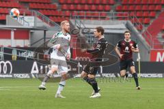 2.BL; FC Ingolstadt 04 - Hannover 96; Denis Linsmayer (23, FCI) Zweikampf Kampf um den Ball