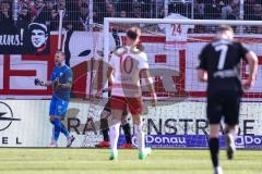 3. Liga; SSV Jahn Regensburg - FC Ingolstadt 04; Torwart Marius Funk (1, FCI) safe