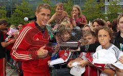 FC Bayern - Fahrzeugübergabe Audi - Saison 2011-2012 - Nils Petersen