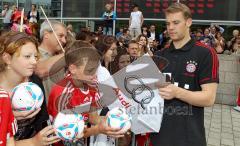 FC Bayern - Fahrzeugübergabe Audi - Saison 2011-2012 - Manuel Neuer