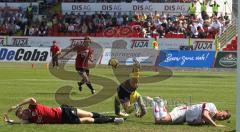 3.Liga - FC Ingolstadt 04 - VfB Stuttgart II - Fabian Gerber stürmt zum Ball