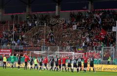 DFB Pokal - FC Ingolstadt 04 - Karlsruher SC - 2:0 - Das Team bedankt sich bei den Fans