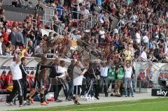 2.BL - FC Ingolstadt 04 - FC Energie Cottbus - 1:0 - Sieg das Spiel ist aus und die Klasse erhalten, die Spielerbank läuft aufs Feld