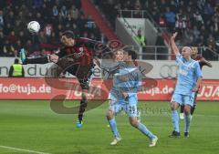 FC Ingolstadt 04 - 1860 München 0:1 - Malte Metzelder schnappt sich den Ball in der Luft
