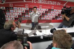 FC Ingolstadt 04 - Neuer Trainer - Peter Jackwerth stellt Trainer Tomas Oral und Sportdirektor Thomas Linke im Audi Sportpark vor