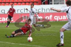 2. BL - FC Ingolstadt 04 - SC Paderborn 1:3 - Ilian Micanski (22) verpasst den Ball vor dem Tor
