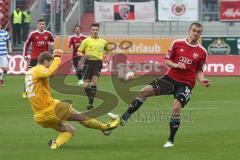 2. BL - FC Ingolstadt 04 - MSV Duisburg 0:1 - Christian Eigler (18) scheitert an Torwart Felix Wiedwald