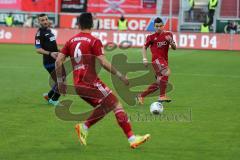 2. BL - Saison 2013/2014 - FC Ingolstadt 04 - SC Paderborn - Danilo Soares Teodoro (15) zu Alfredo Morales (6)
