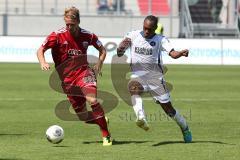 2. BL - FC Ingolstadt 04 - Karlsruher SC - 0:2 - links Philipp Hofmann (28) stürmt aufs Tor