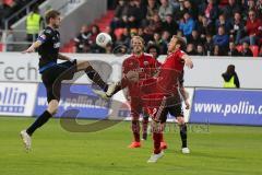 2. BL - Saison 2013/2014 - FC Ingolstadt 04 - SC Paderborn - rechts Moritz Hartmann (9) kommt nicht zum Ball