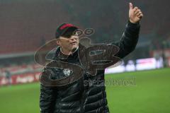 2. Bundesliga - FC Ingolstadt 04 - VfR AAlen - 4:1 - Cheftrainer Ralph Hasenhüttl bedankt sich bei den Fans Sieg Jubel
