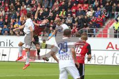 2. Bundesliga - FC Ingolstadt 04 - 1. FC Heidenheim - mitte Benjamin Hübner (5) Kopfballduell