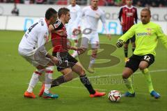 2. Bundesliga - FC Ingolstadt 04 - 1. FC Union Berlin - rechts Mathew Leckie (7) geht auf das Tor und scheitert an Torwart Mohamed Amsif durch Foul