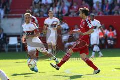 1. Bundesliga - Fußball - FC Ingolstadt 04 - FC Bayern München - Philipp Lahm (21 Bayern) Markus Suttner (29, FCI)
