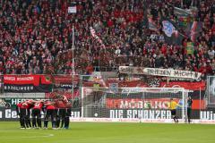 1. Bundesliga - Fußball - FC Ingolstadt 04 - Borussia Mönchengladbach - Spruchband für den ehemaligen Spieler Michael Schmidberger Fans