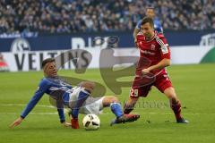 1. Bundesliga - Fußball - FC Schalke 04 - FC Ingolstadt 04 - Alessandro Schöpf (21 Schalke) Markus Suttner (29, FCI)