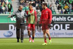 1. Bundesliga - Fußball - VfL Wolfsburg - FC Ingolstadt 04 - Vor dem Spiel Co-Trainer Michael Henke (FCI) Marcel Tisserand (32, FCI) Mathew Leckie (7, FCI)