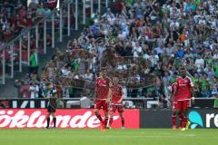 1. Bundesliga - Fußball - Borussia Mönchengladbach - FC Ingolstadt 04 - 2:0 - zweites Gegentor, hängende Köpfe bei Pascal Groß (10, FCI) Tobias Levels (28, FCI) Roger de Oliveira Bernardo (8, FCI)