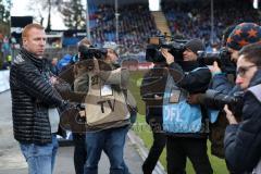 1. Bundesliga - Fußball - SV Darmstadt 98 - FC Ingolstadt 04 - Cheftrainer Maik Walpurgis (FCI) Medieninteresse kamera
