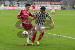 1. Bundesliga - Fußball - Eintracht Frankfurt - FC Ingolstadt 04 - Alfredo Morales (6, FCI)  gegen Makoto Hasebe (20 Frankfurt)