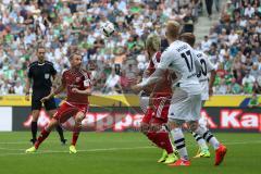 1. Bundesliga - Fußball - Borussia Mönchengladbach - FC Ingolstadt 04 - links Moritz Hartmann (9, FCI) will ins Tor schiessen