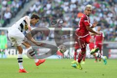 1. Bundesliga - Fußball - Borussia Mönchengladbach - FC Ingolstadt 04 - 2:0 - rechts Darío Lezcano (11, FCI) stoppt den Ball