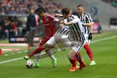 1. Bundesliga - Fußball - Eintracht Frankfurt - FC Ingolstadt 04 - Darío Lezcano (11, FCI) gegen Bastian Oczipka (6 Frankfurt)