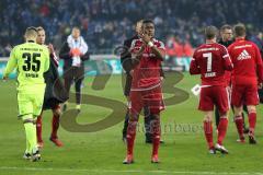 1. Bundesliga - Fußball - FC Schalke 04 - FC Ingolstadt 04 - Niederlage Enttäuschung, hängende Köpfe, Team bedankt sich bei den Fans, Roger de Oliveira Bernardo (8, FCI)