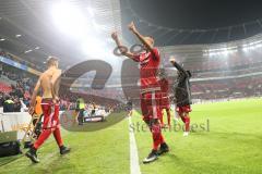 1. Bundesliga - Fußball - Bayer Leverkusen - FC Ingolstadt 04 - Marcel Tisserand (32, FCI) bedankt sich bei den mitgereisten Fans