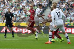 1. Bundesliga - Fußball - Borussia Mönchengladbach - FC Ingolstadt 04 - Moritz Hartmann (9, FCI) Mahmoud Dahoud (#8 Borussia)