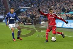 1. Bundesliga - Fußball - FC Schalke 04 - FC Ingolstadt 04 - Alessandro Schöpf (21 Schalke) Pascal Groß (10, FCI)