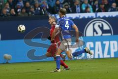 1. Bundesliga - Fußball - FC Schalke 04 - FC Ingolstadt 04 - Mathew Leckie (7, FCI) Benedikt Höwedes (4 Schalke)