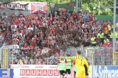 1. Bundesliga - Fußball - SC Freiburg - FC Ingolstadt 04 - mitgereiste Fans, Jubel Fahnen Choreo Kurve