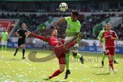 1. Bundesliga - Fußball - VfL Wolfsburg - FC Ingolstadt 04 - Mathew Leckie (7, FCI) Luiz Gustavo (22 Wolfsburg) Zweikampf