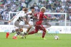 1. Bundesliga - Fußball - Borussia Mönchengladbach - FC Ingolstadt 04 - 2:0 - alle hinter Darío Lezcano (11, FCI) her