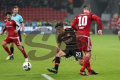 1. Bundesliga - Fußball - Bayer Leverkusen - FC Ingolstadt 04 - Charles Aranguiz (Leverkusen 20) nimmt Pascal Groß (10, FCI) den Ball ab
