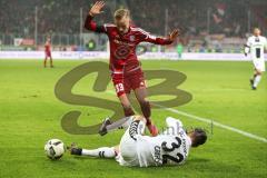1. Bundesliga - Fußball - FC Ingolstadt 04 - SC Freiburg - Florent Hadergjonaj (33, FCI) Kampf Grifo, Vincenzo (32 Freiburg)