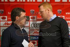 1. Bundesliga - Fußball - FC Ingolstadt 04 - Borussia Mönchengladbach - nach der Pressekonferenz Gespräch zwischen Dieter Hecking (Gladbach) und Cheftrainer Maik Walpurgis (FCI)