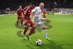 1. Bundesliga - Fußball - FC Ingolstadt 04 - 1. FC Köln - Darío Lezcano (11, FCI) gegen Konstantin Rausch (34 Köln)