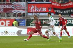 1. Bundesliga - Fußball - FC Ingolstadt 04 - Werder Bremen - Max Christiansen (19, FCI) Florian Grillitsch (27 Bremen)
